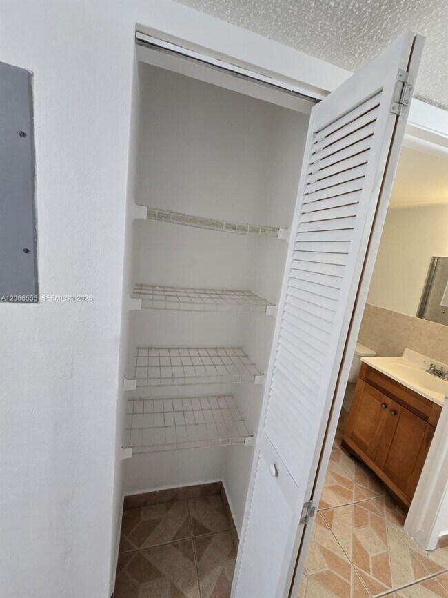 Building Photo - 15620 SW 80th St