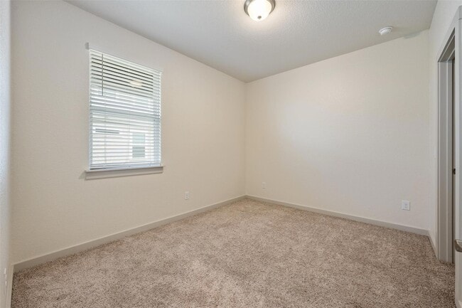 Building Photo - 253 Deserti Rd