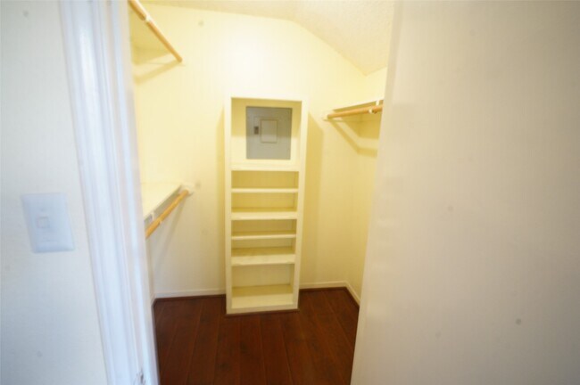 Building Photo - 8587 Sands Point Dr