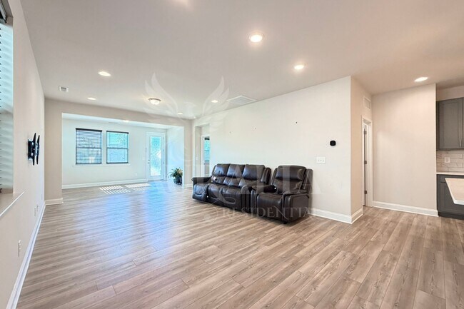 Building Photo - 219 Wood Orchid Ln