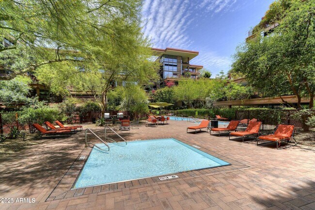 Building Photo - 7141 E Rancho Vista Dr
