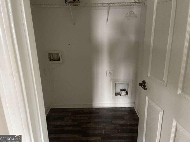 Building Photo - 5549 Sable Way