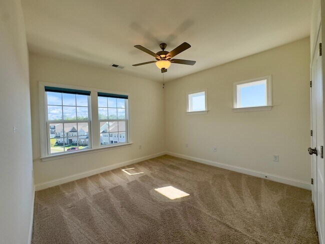 Building Photo - 2550 Frg Vlg Wy