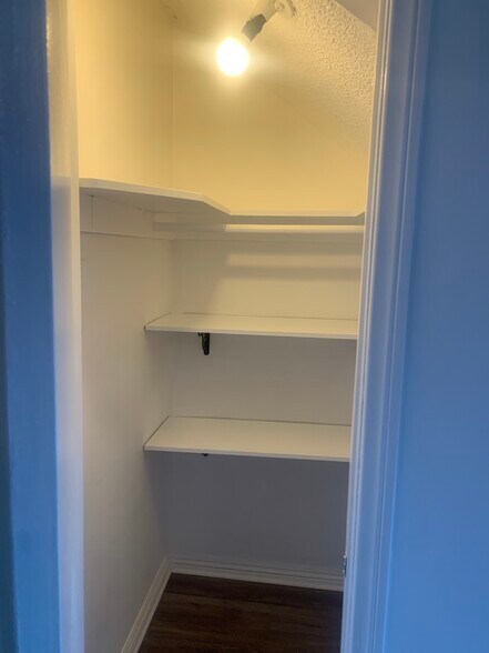 additional closets - 1812 N Mariposa Ave