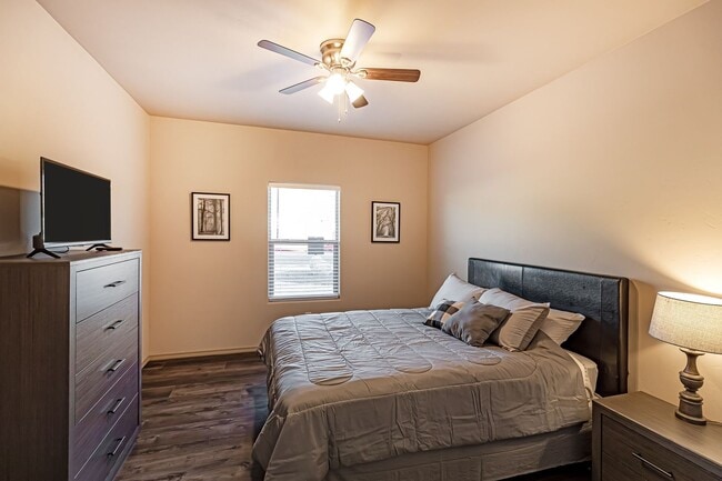 Building Photo - Fully Furnished