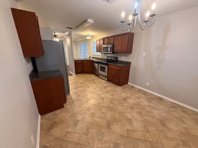 Building Photo - "Beautiful 4-Bed, 2-Bath Home in Emerald Valley – Lease for $1,725 (15 Months)