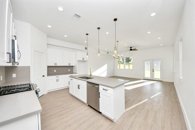Building Photo - 9023 Spaulding St