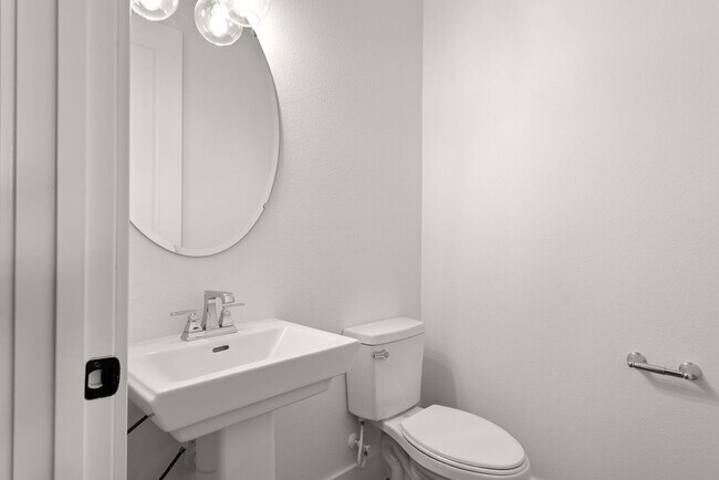 Building Photo - BRAND NEW!! 3 bedroom 2.5 bath Daytona Bea...