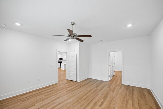 Building Photo - 21073 Teluga Ave