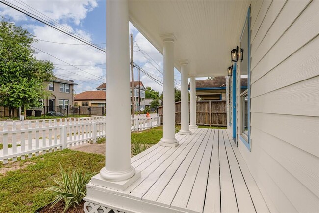 Building Photo - 409 Quitman St