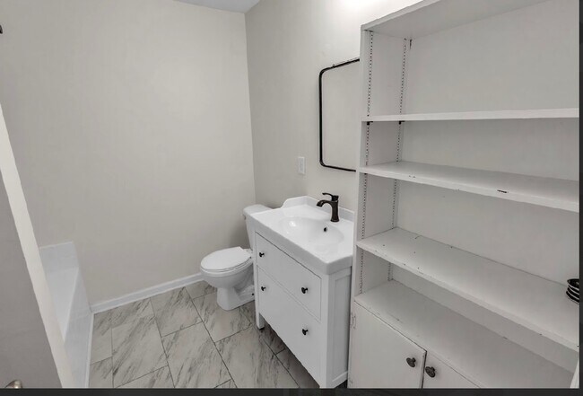 Building Photo - 203 Twin Tree Dr
