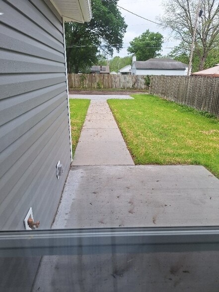 Building Photo - 1722 S Porter Ave