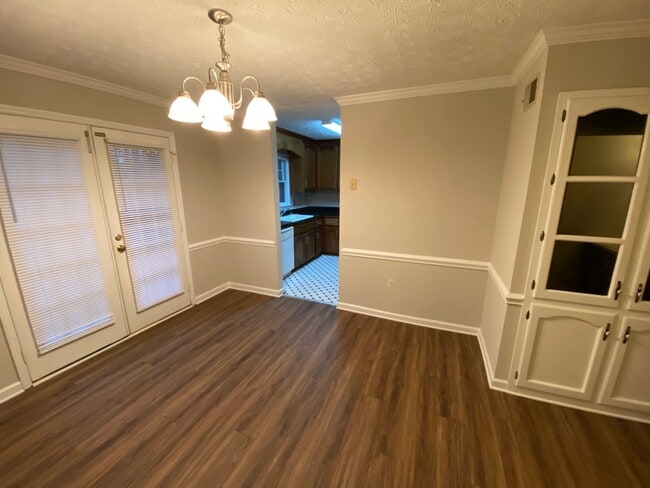 Building Photo - Townhome Available @ Sweetwater Condos!