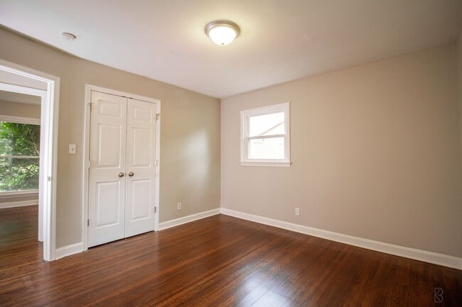 Building Photo - Cozy renovated ranch near Uptown