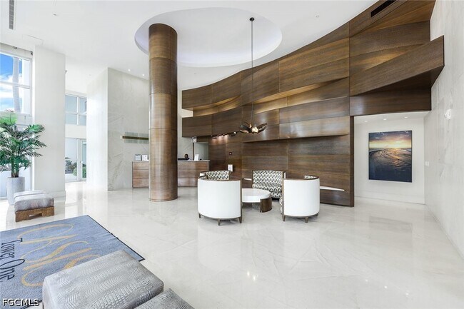 Building Photo - 3000 Oasis Grand Blvd
