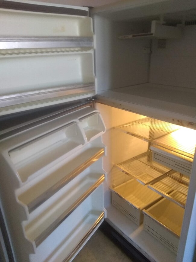 Building Photo - 405 S Fulton St