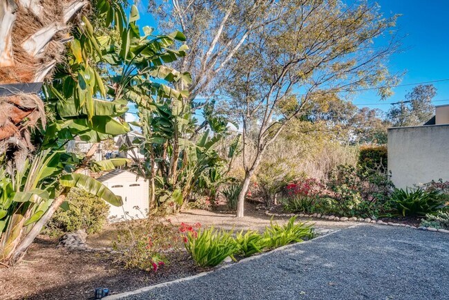 Building Photo - Quaint Remodeled 2 Bedroom Home in South Park