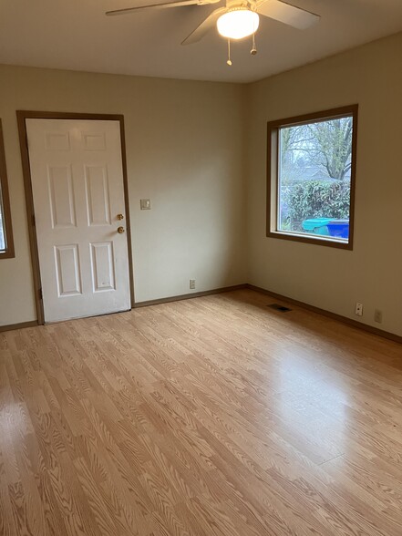 Front room - 7104 North Mears Street