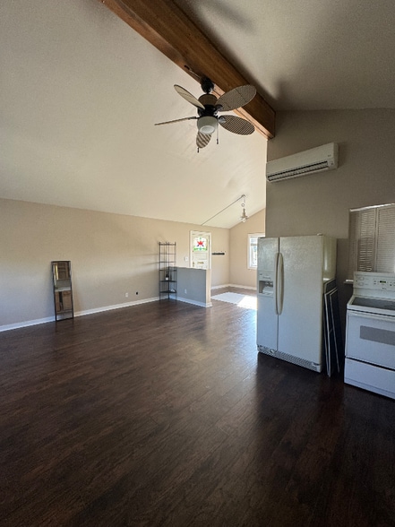 Building Photo - 1342 La Colina Dr