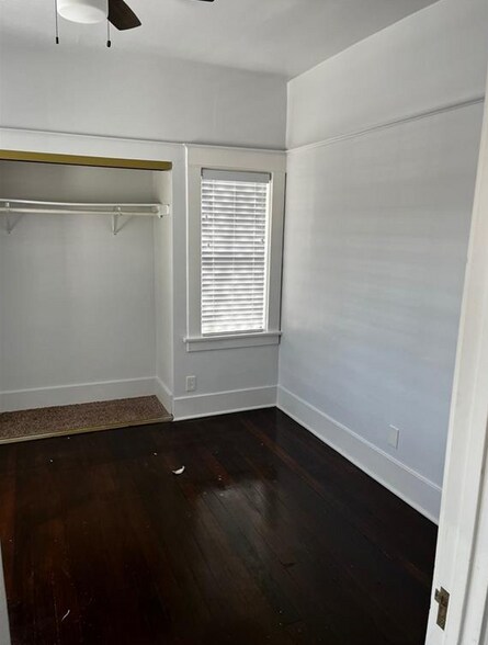 Building Photo - 521 Olive Ave