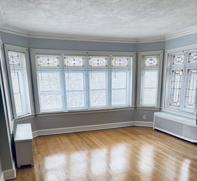 Building Photo - 8223 S May St