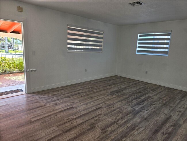 Building Photo - 1191 W 53rd Terrace