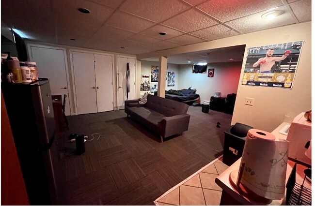 Building Photo - 8615 W Adler St