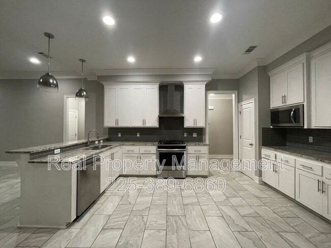 Building Photo - 12459 N Stumberg Villas Ct