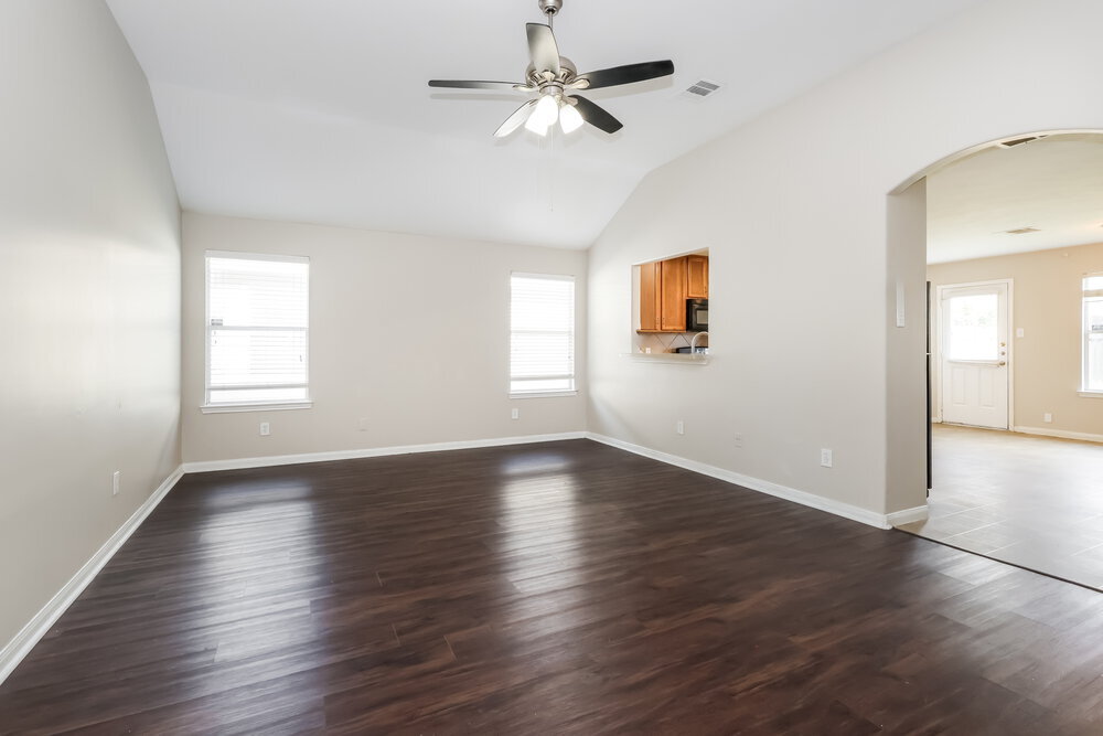 Building Photo - 4018 Falvel Shadow Creek Dr