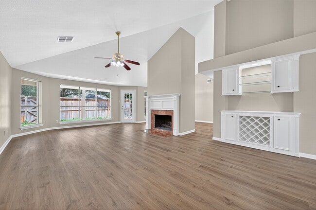 Building Photo - 4132 Deerfield Village Dr