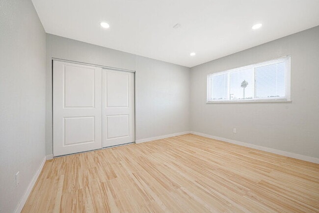 Building Photo - 249 San Jacinto Dr