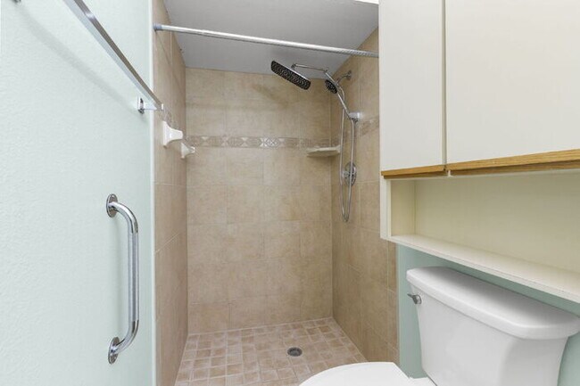Building Photo - Condo For Rent on ST PETE BEACH!