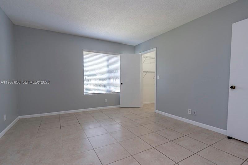 Building Photo - 815 W Boynton Beach Blvd