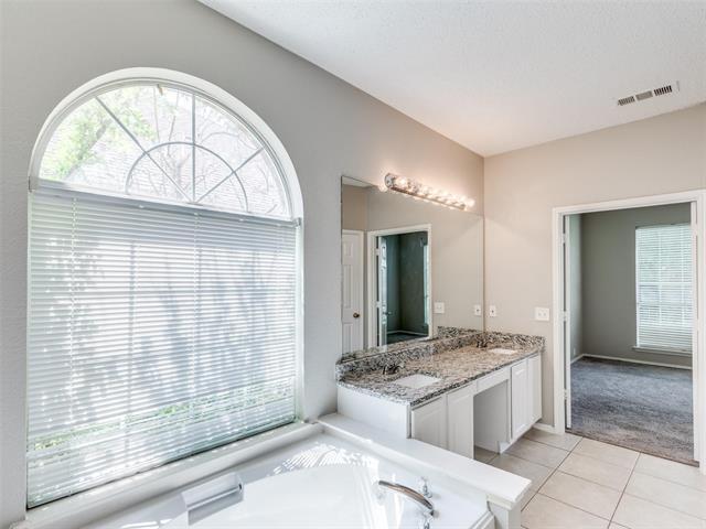 Building Photo - 4713 Park Downs Dr