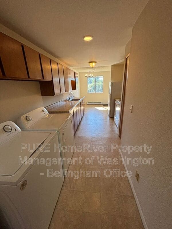 Building Photo - 5084-5086 LaBounty Drive