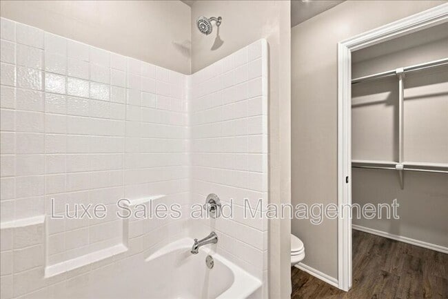 Building Photo - 404 Chalk Hill Ct
