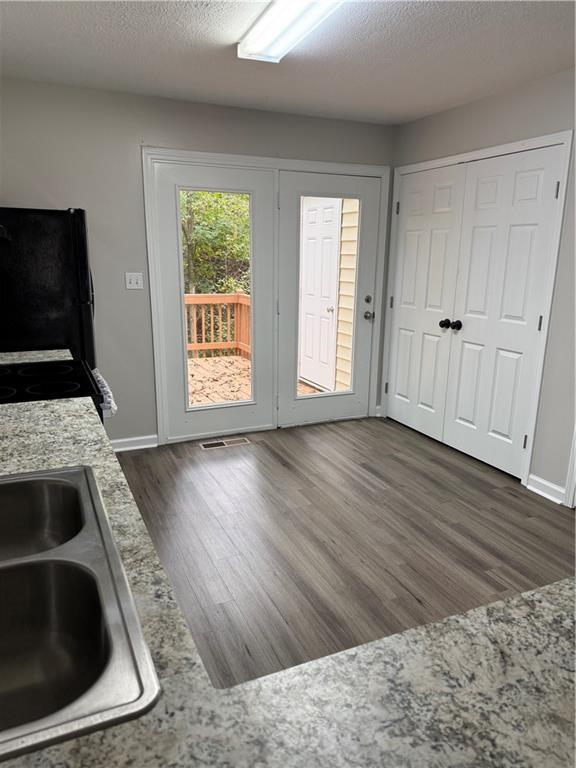 Building Photo - 5144 Spring St