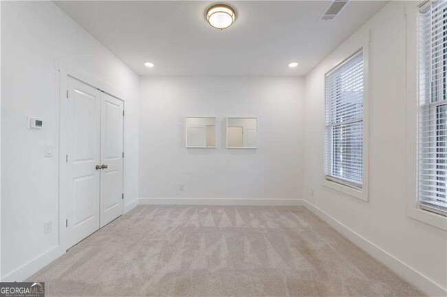 Building Photo - 1032 Robert Smalls Wy