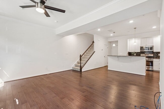 Building Photo - Welcome to this stunning 3-bedroom, 2.5-ba...