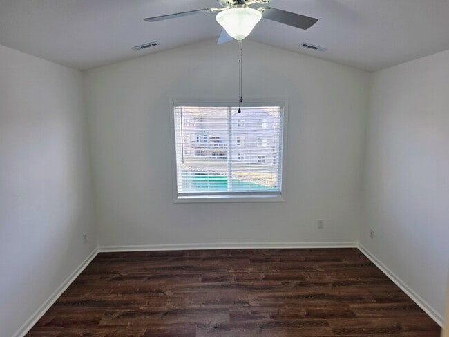 Building Photo - 2215 NW Bayberry Ln