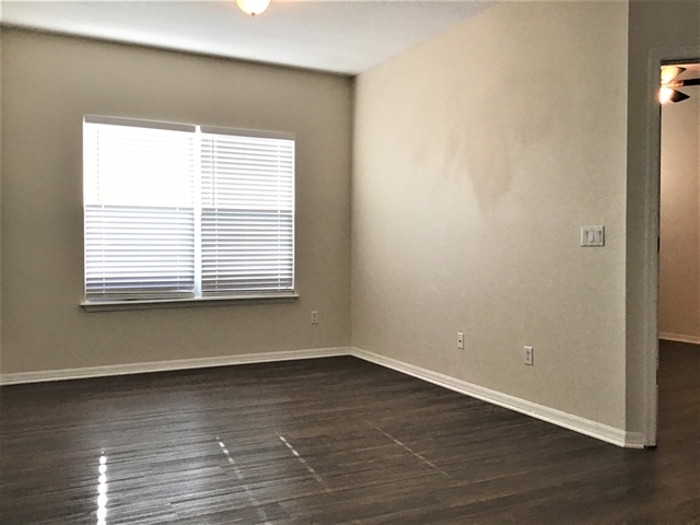 Building Photo - 12627 Lake Sawyer Dr