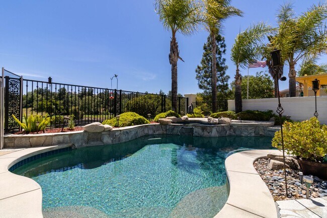 Building Photo - 32579 Valentino Way