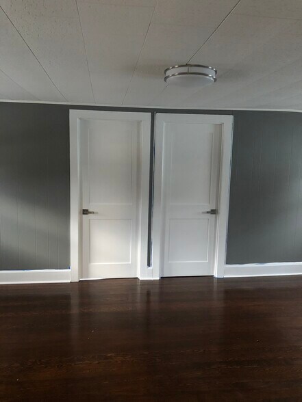 Building Photo - 227 Thieme Pl