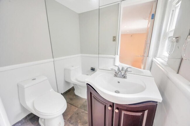 Building Photo - 51 Bellwood Dr
