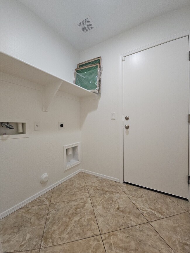 Building Photo - 31208 Cheyenne Dr