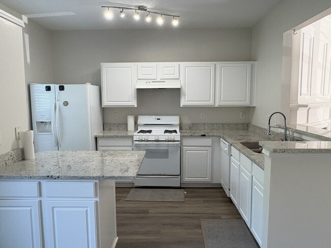 Building Photo - 13082 Region Trce