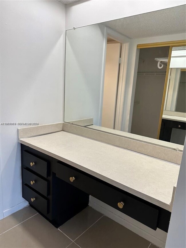 Building Photo - 200 Ashbury Rd