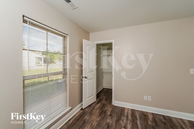 Building Photo - 170 Horton Dr