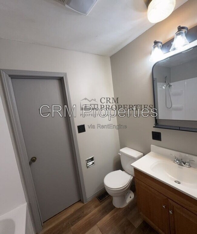 Building Photo - 212 Southlea Dr