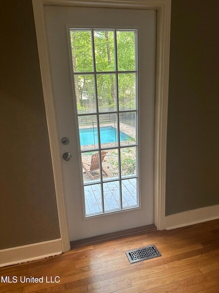 Building Photo - 3564 Cowan Pl